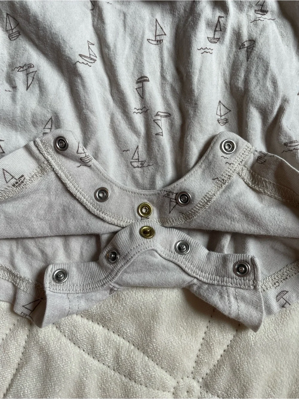 GAP soft gray